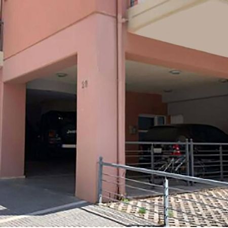 Urban Flat - Central Spot Apartments Volos Bagian luar foto