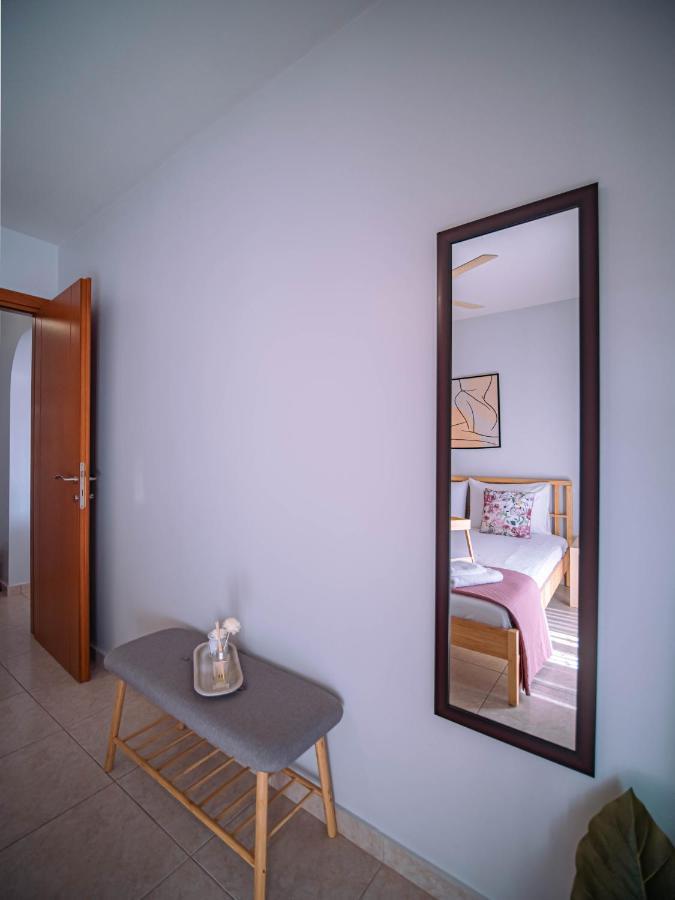 Urban Flat - Central Spot Apartments Volos Bagian luar foto