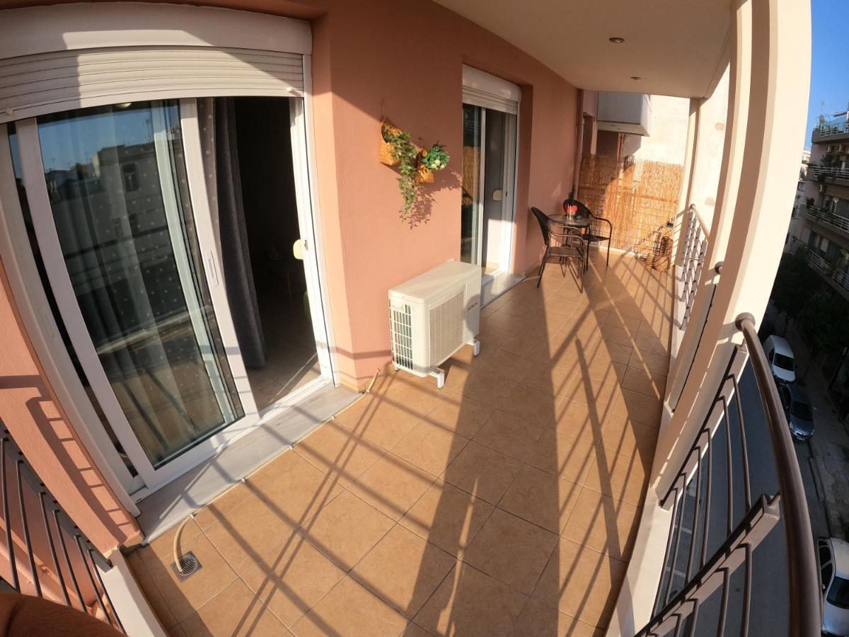 Urban Flat - Central Spot Apartments Volos Bagian luar foto