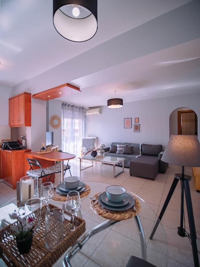Urban Flat - Central Spot Apartments Volos Bagian luar foto
