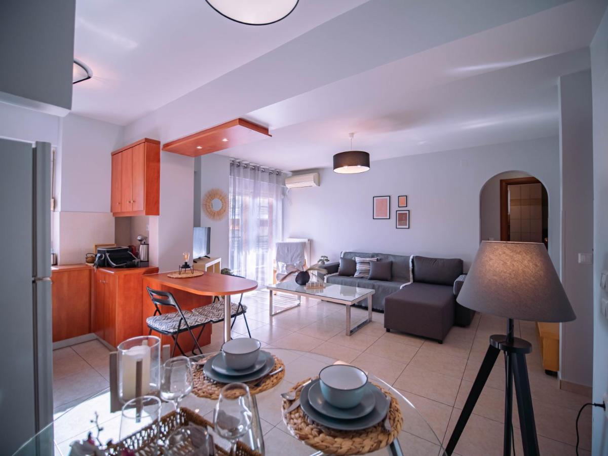 Urban Flat - Central Spot Apartments Volos Bagian luar foto