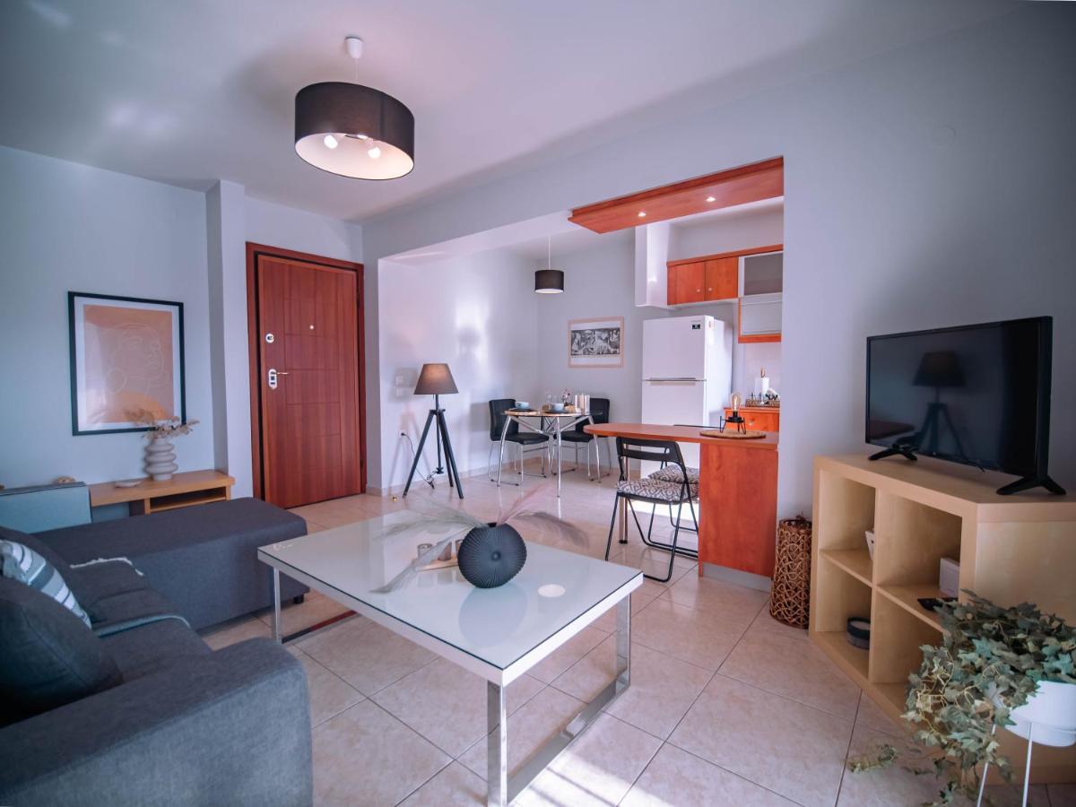 Urban Flat - Central Spot Apartments Volos Bagian luar foto