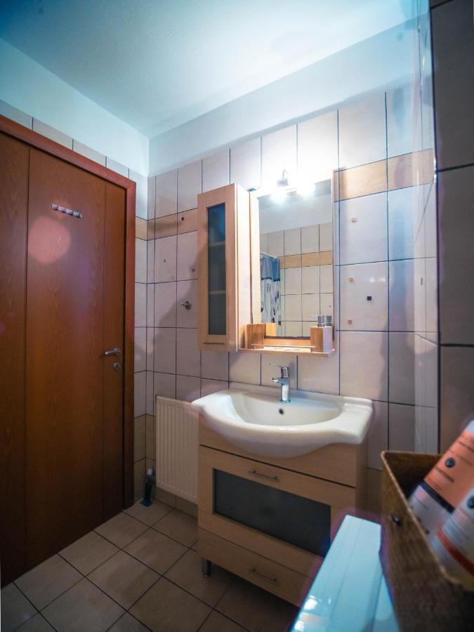 Urban Flat - Central Spot Apartments Volos Bagian luar foto