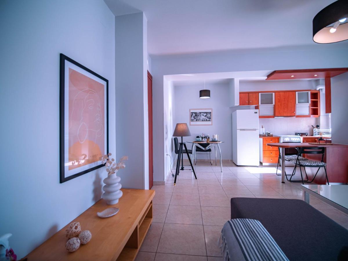 Urban Flat - Central Spot Apartments Volos Bagian luar foto