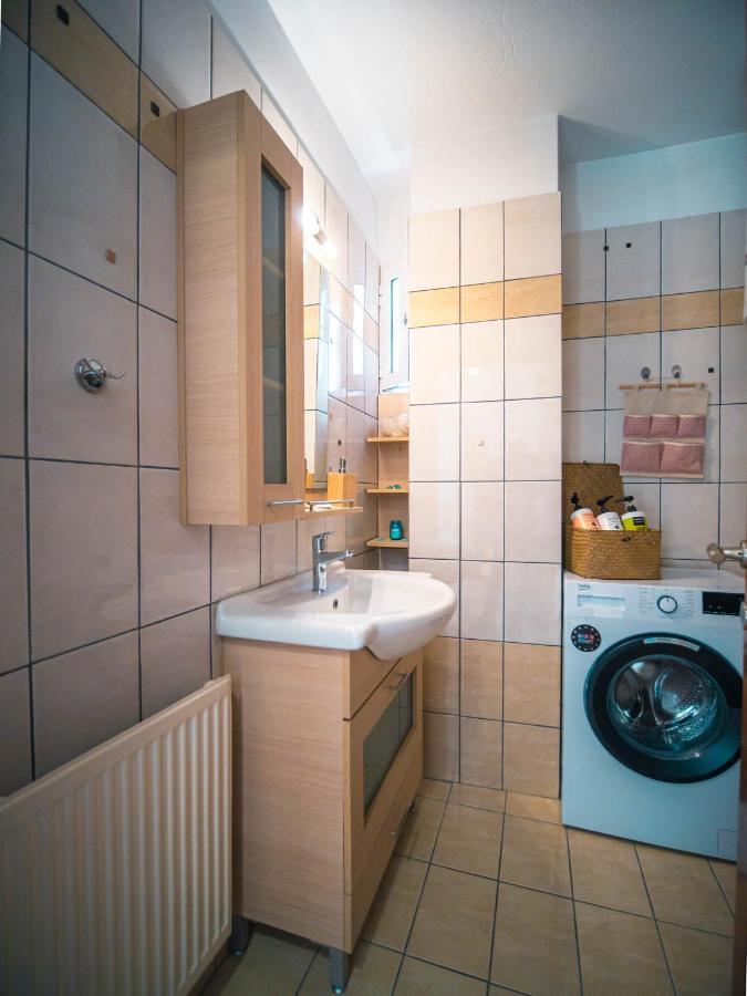 Urban Flat - Central Spot Apartments Volos Bagian luar foto