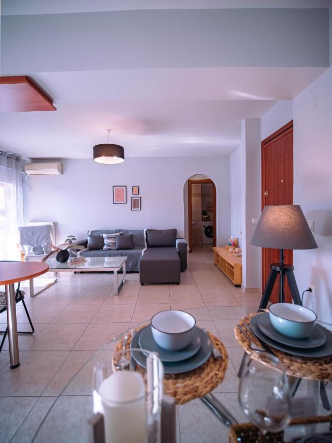 Urban Flat - Central Spot Apartments Volos Bagian luar foto
