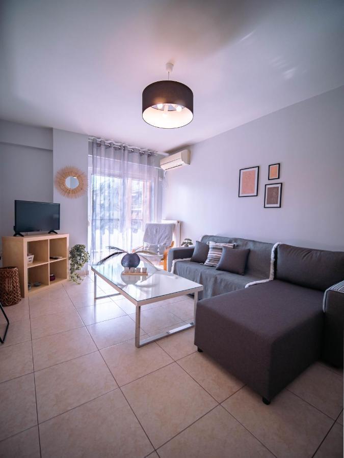 Urban Flat - Central Spot Apartments Volos Bagian luar foto