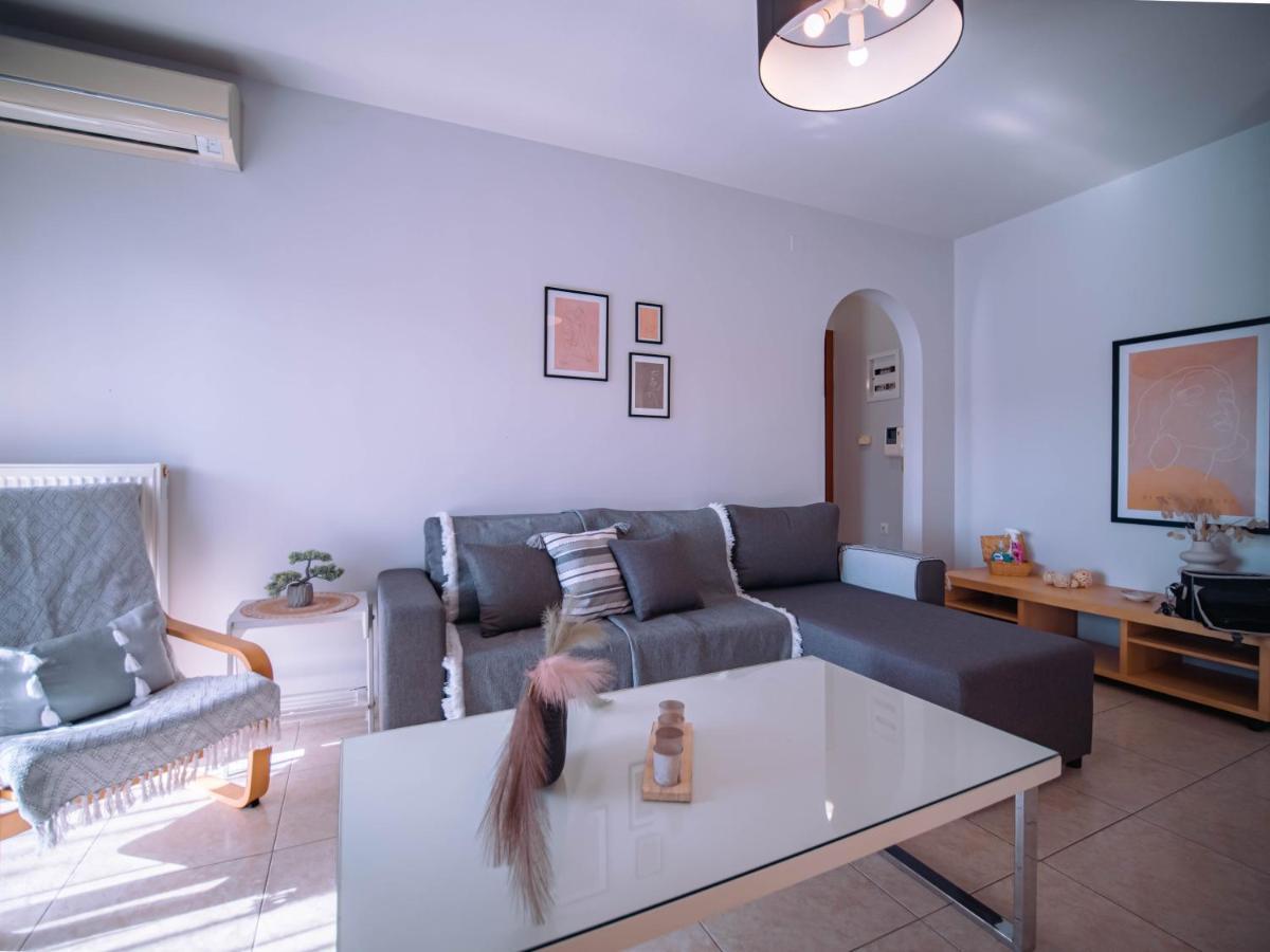 Urban Flat - Central Spot Apartments Volos Bagian luar foto