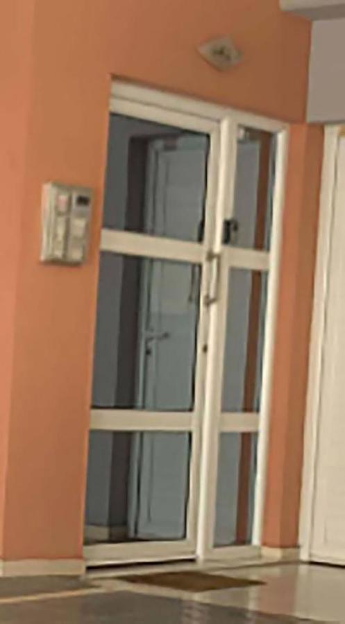 Urban Flat - Central Spot Apartments Volos Bagian luar foto